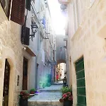 Sessa's Palace Apartman