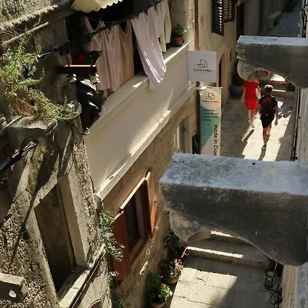 Sessa's Palace Apartman