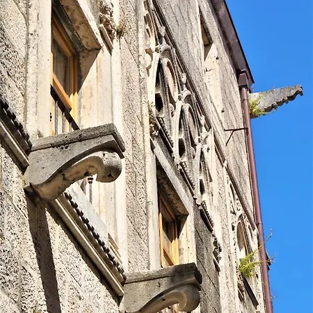 Sessa's Palace Apartman