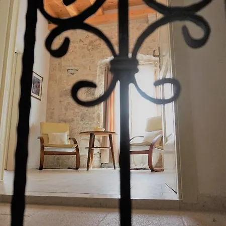 Sessa's Palace Apartament *